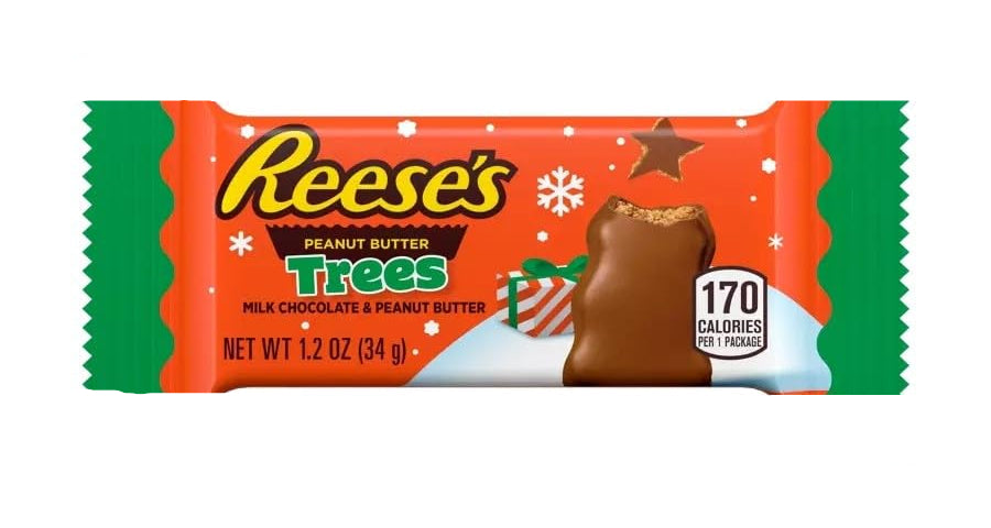 A single Reese's Peanut Butter Trees milk chocolate and peanut butter bar in its original holiday-themed wrapper, shown against a plain white background.
